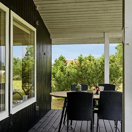 Semesterbostad Mirkka - 200m From The Sea By Interhome