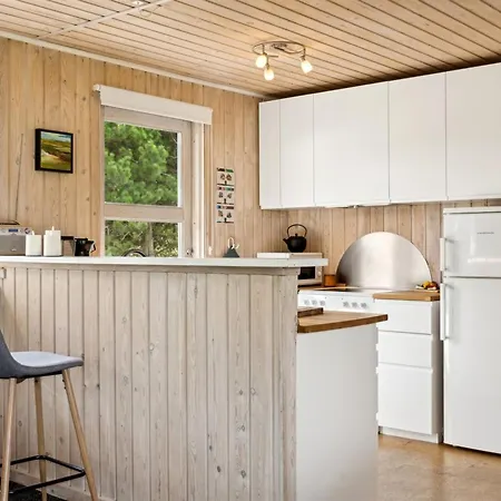 Semesterbostad Mirkka - 200m From The Sea By Interhome